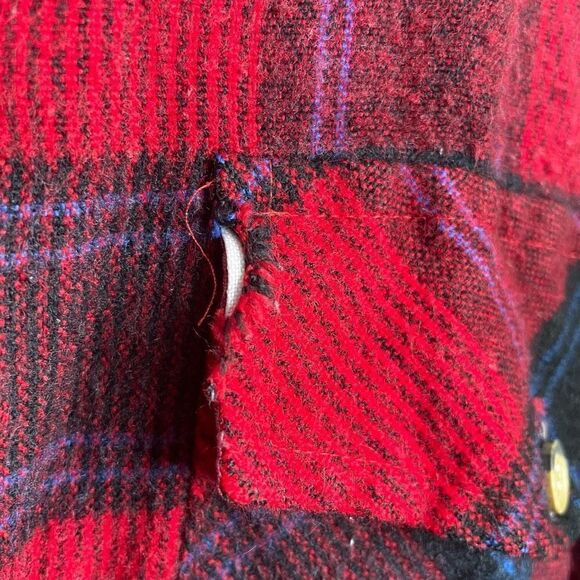 Fieldmaster Men’s Vintage Red Plaid Flannel Button Up Shirt Size M - Picture 4 of 6